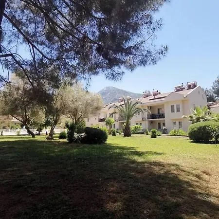Cam Ormani Icinde Havuzlu Daire Fethiye