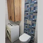 çam Ormanı Içinde Havuzlu Daire