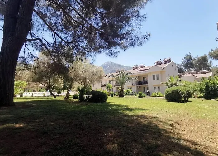 Cam Ormani Icinde Havuzlu Daire Fethiye